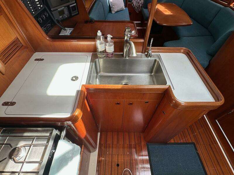 36ft Beneteau Yacht For Sale
