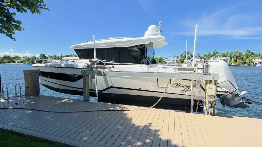 35ft Wellcraft Yacht For Sale