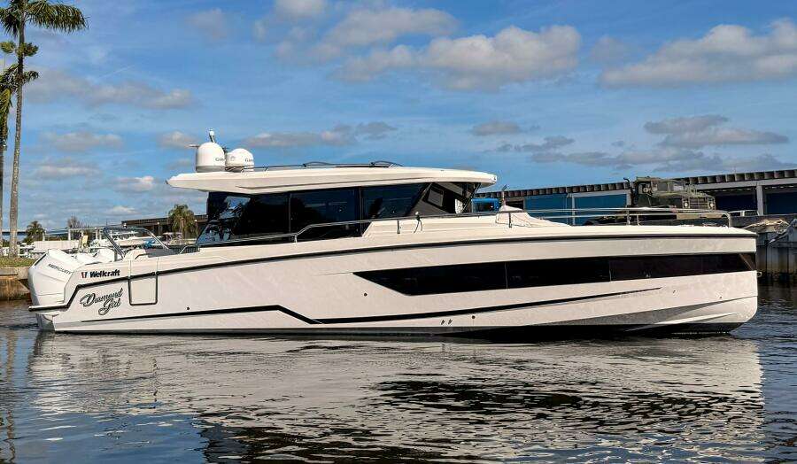 35ft Wellcraft Yacht For Sale