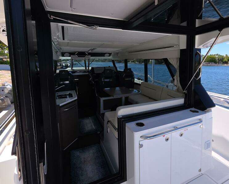 35ft Wellcraft Yacht For Sale