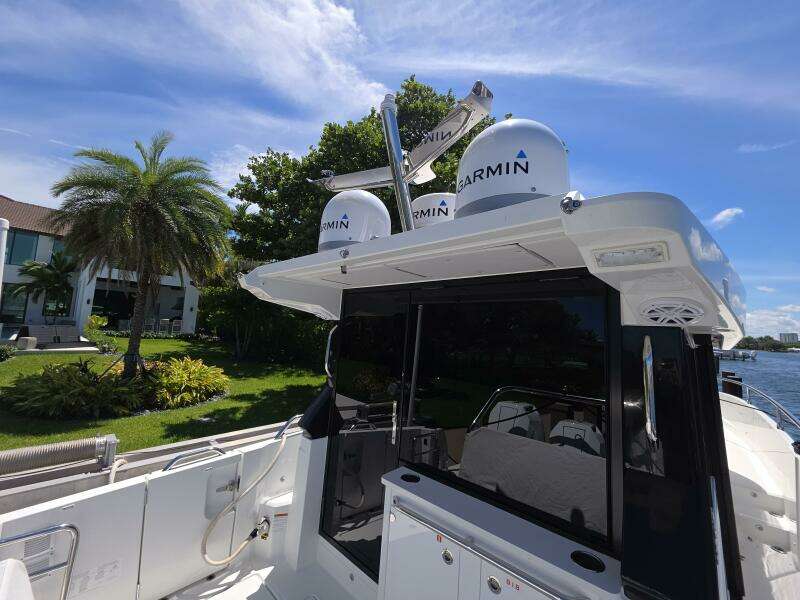 35ft Wellcraft Yacht For Sale