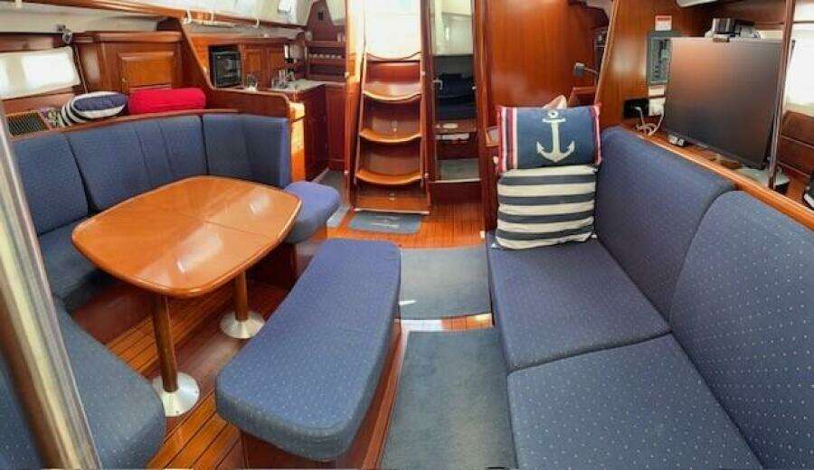 Hunters Chase 42ft Beneteau Yacht For Sale