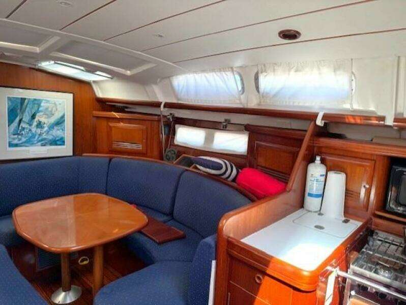 Hunters Chase 42ft Beneteau Yacht For Sale