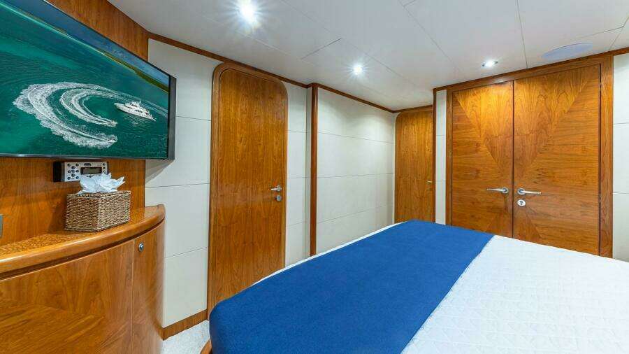 VIP Looking Inboard