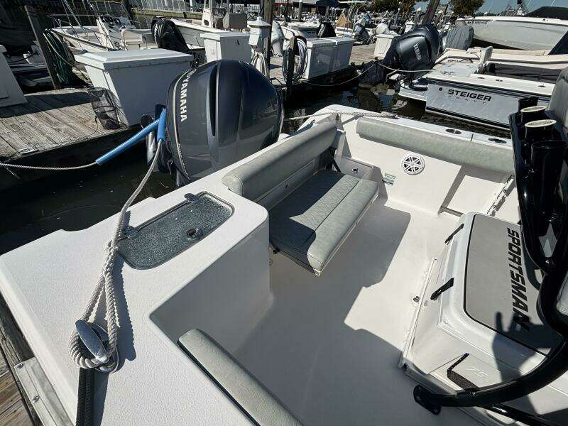 24ft Sportsman Yacht For Sale