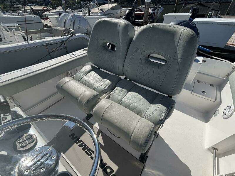 24ft Sportsman Yacht For Sale