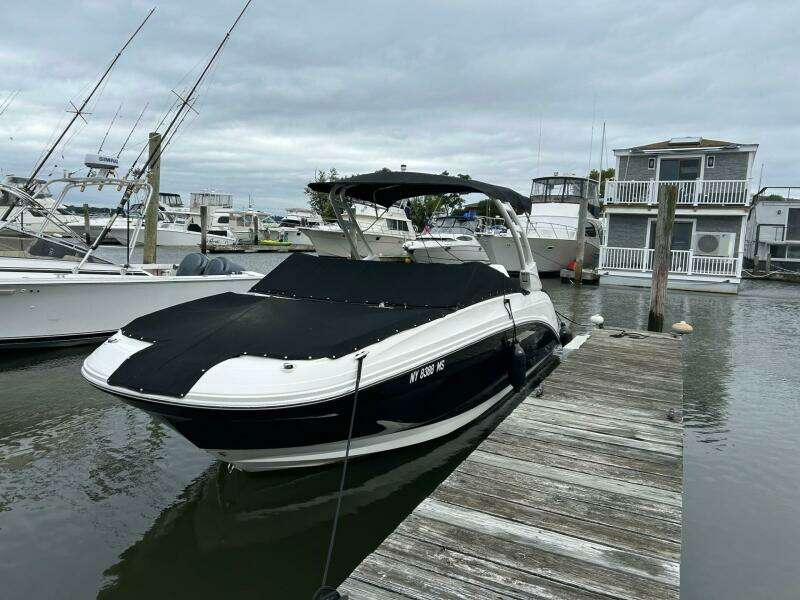 25ft Sea Ray Yacht For Sale