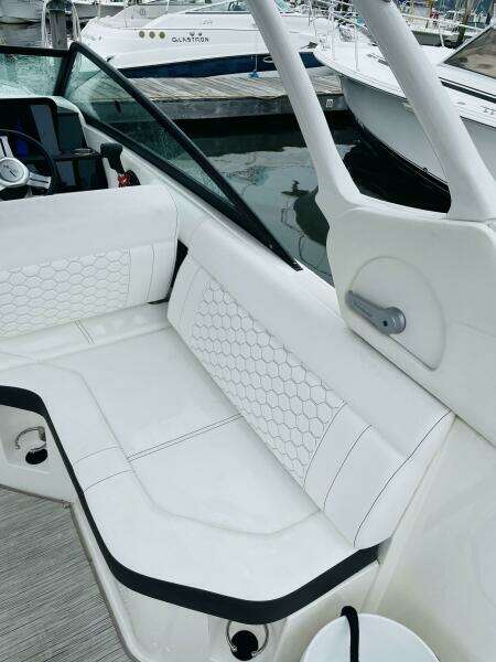 25ft Sea Ray Yacht For Sale