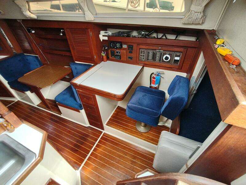 SHADOWFAX 36ft Catalina Yacht For Sale