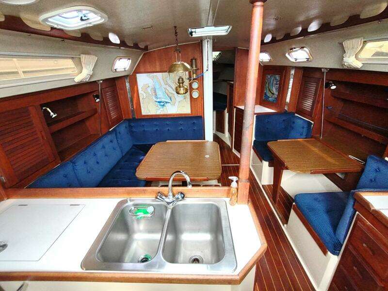 SHADOWFAX 36ft Catalina Yacht For Sale