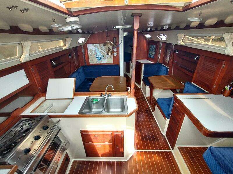 SHADOWFAX 36ft Catalina Yacht For Sale