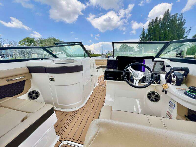 29ft Sea Ray Yacht For Sale