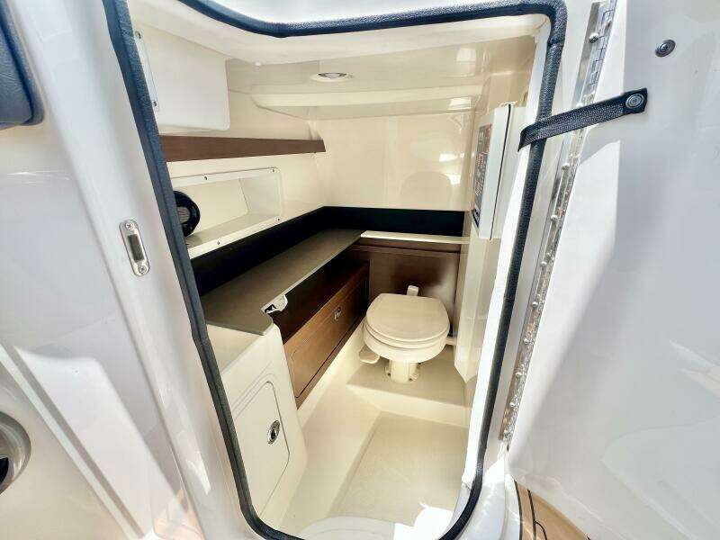 29ft Sea Ray Yacht For Sale
