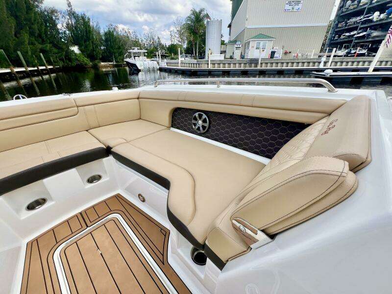 29ft Sea Ray Yacht For Sale