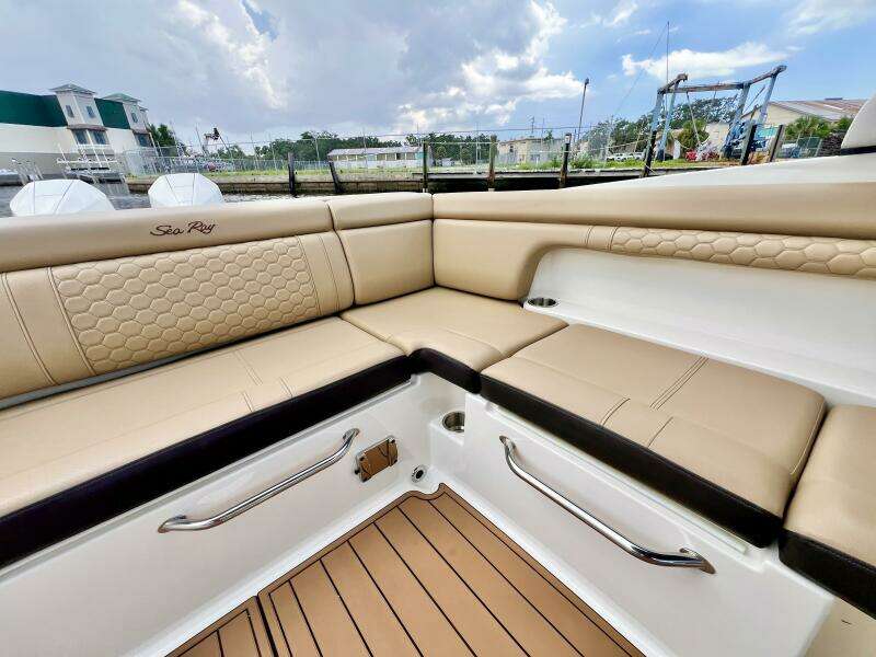 29ft Sea Ray Yacht For Sale