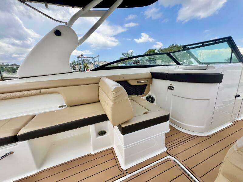 29ft Sea Ray Yacht For Sale