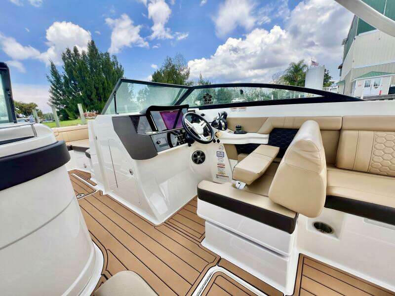 29ft Sea Ray Yacht For Sale