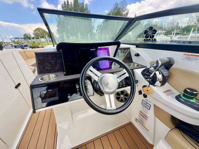 29ft Sea Ray Yacht For Sale