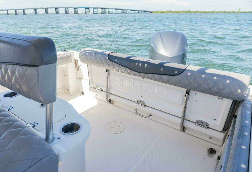 21ft Robalo Yacht For Sale