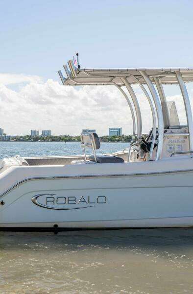 21ft Robalo Yacht For Sale