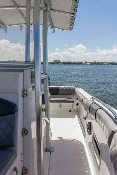 21ft Robalo Yacht For Sale