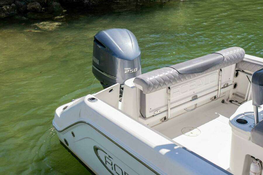 21ft Robalo Yacht For Sale