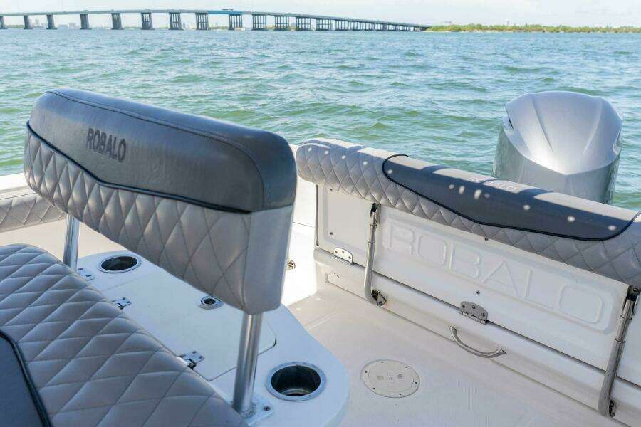 21ft Robalo Yacht For Sale