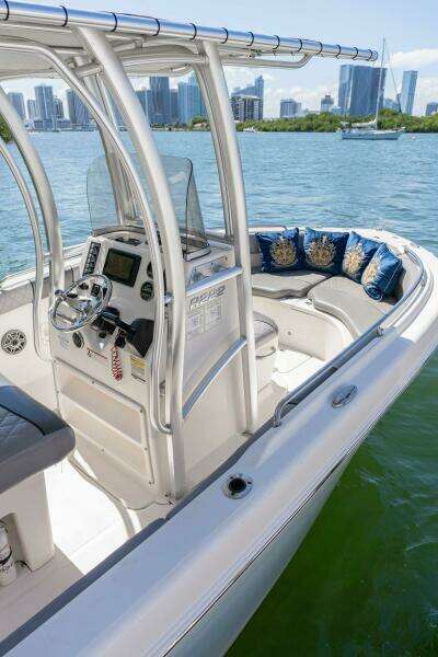 21ft Robalo Yacht For Sale