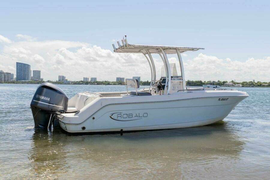 21ft Robalo Yacht For Sale