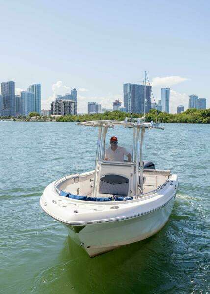21ft Robalo Yacht For Sale