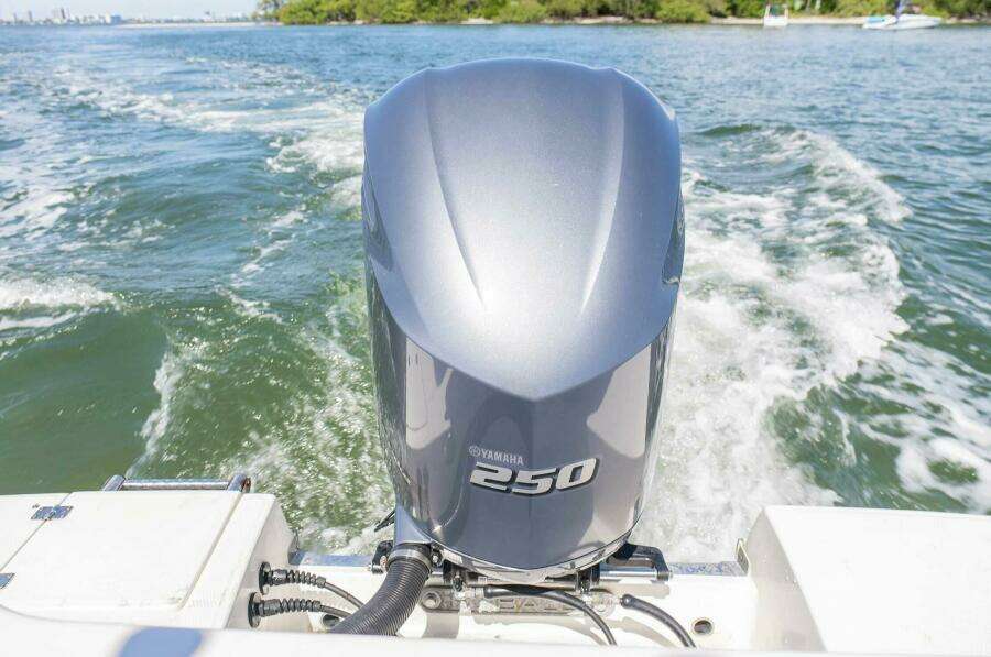 21ft Robalo Yacht For Sale