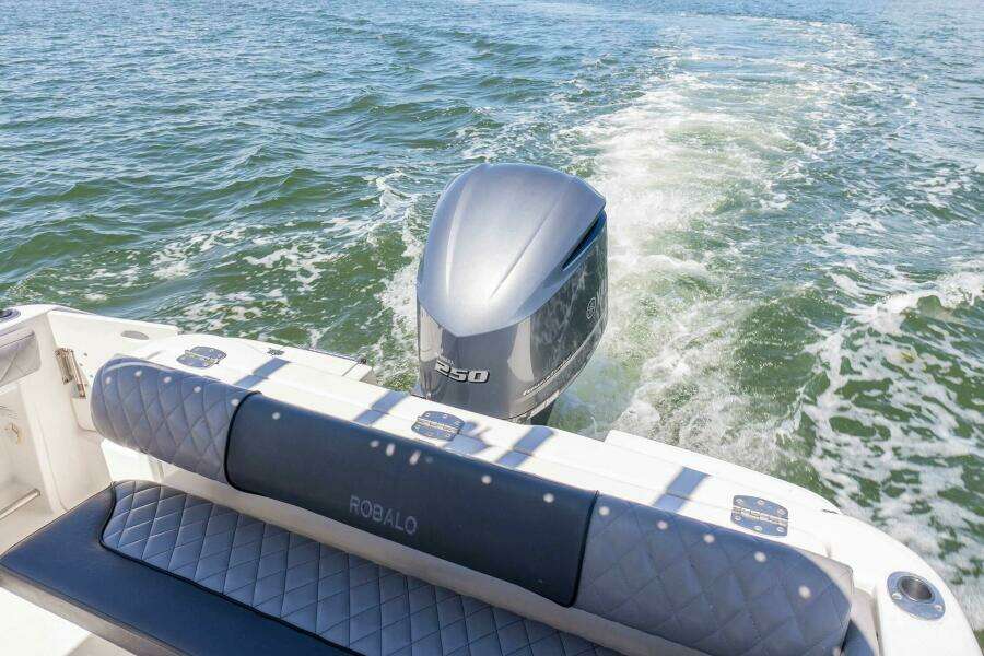 21ft Robalo Yacht For Sale