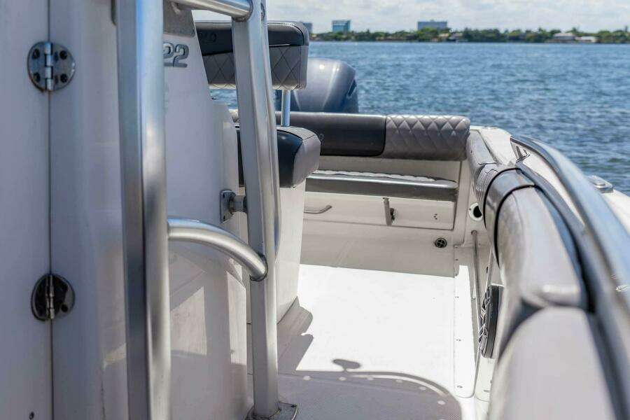 21ft Robalo Yacht For Sale
