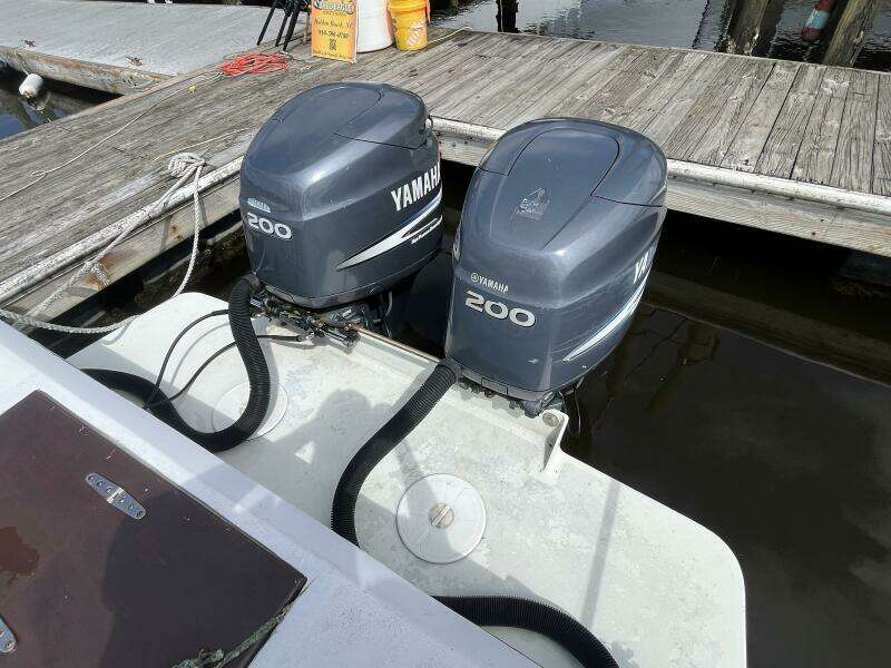 28ft Mako Yacht For Sale
