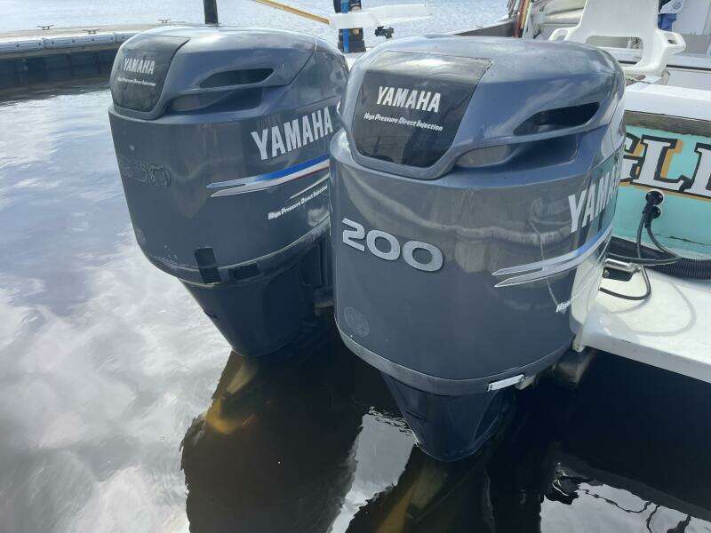 28ft Mako Yacht For Sale