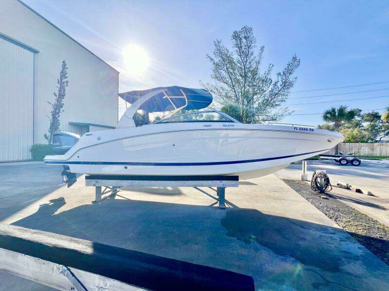 27ft Four Winns Yacht For Sale