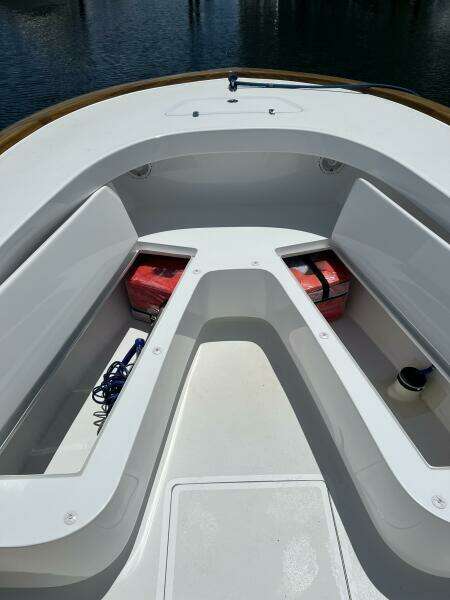 27ft Jarrett Bay Yacht For Sale