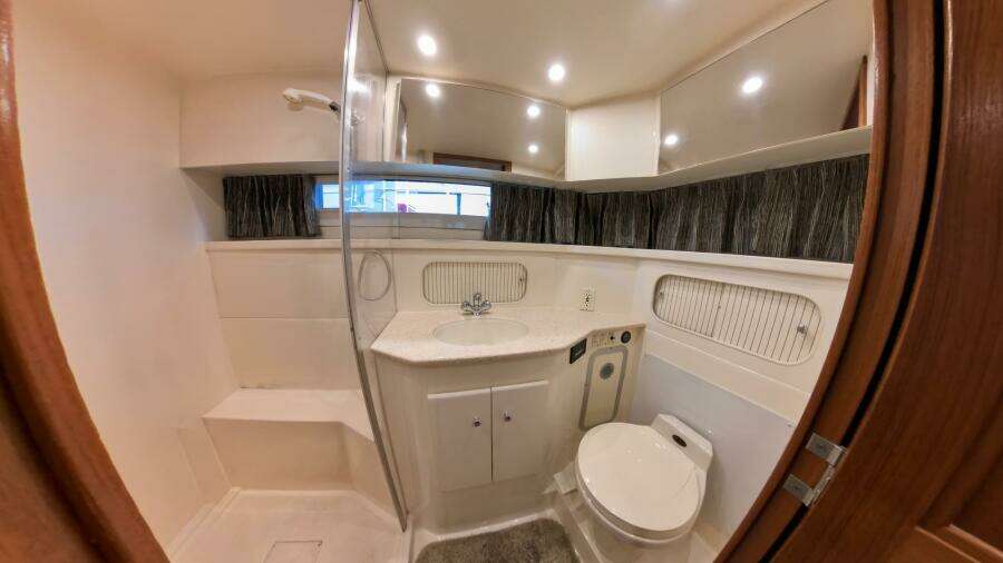 Master Ensuite Head