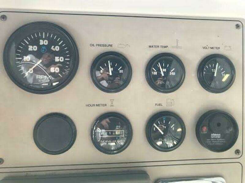 Starboard Engine Gauges w/Hour Meter
