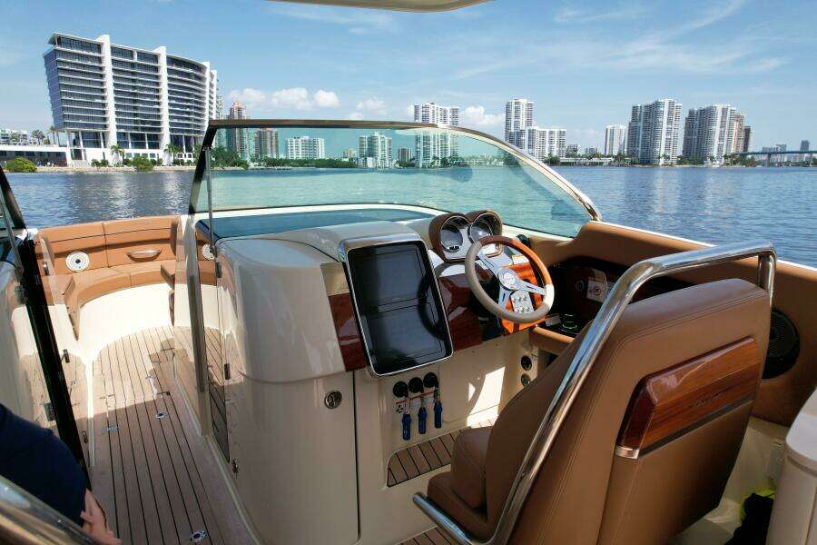 35ft Chris Craft Yacht For Sale