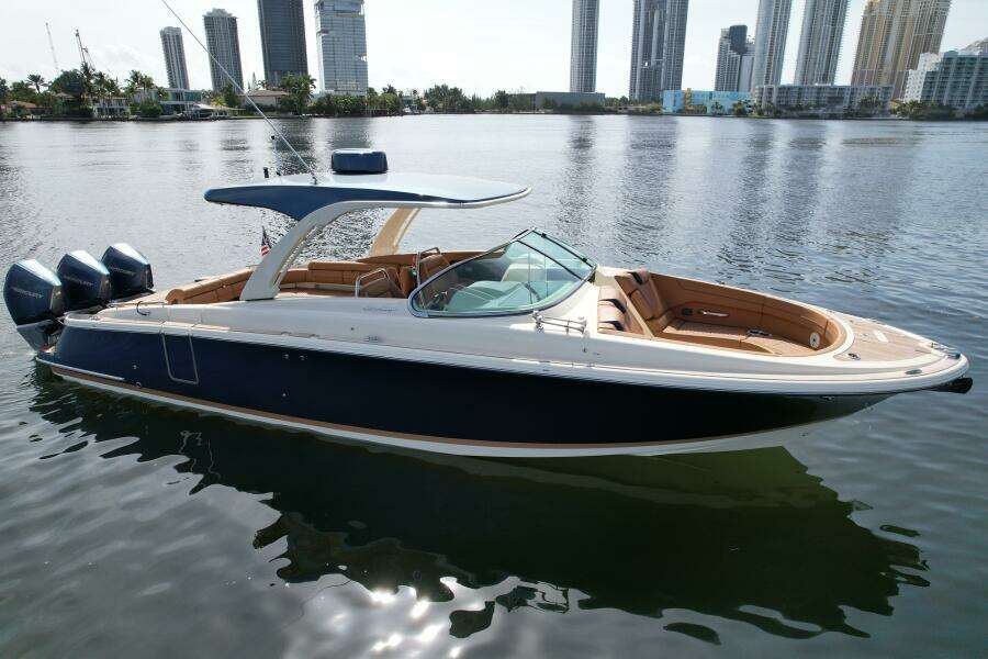 35ft Chris Craft Yacht For Sale