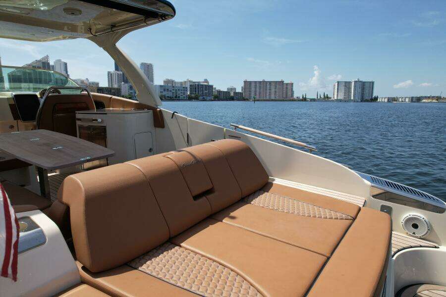 35ft Chris Craft Yacht For Sale