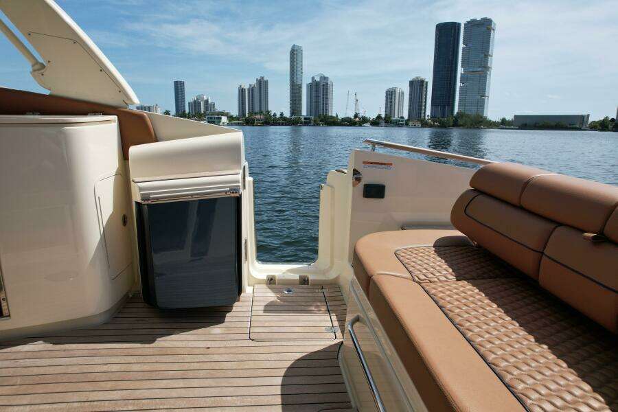35ft Chris Craft Yacht For Sale