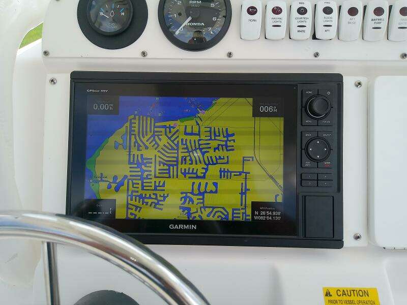 21ft Everglades Yacht For Sale