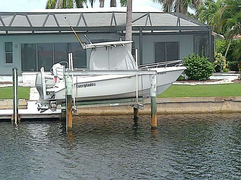 21ft Everglades Yacht For Sale