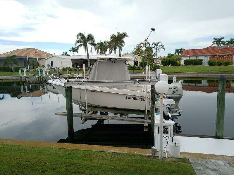 21ft Everglades Yacht For Sale