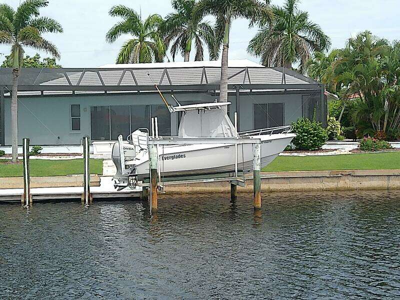 21ft Everglades Yacht For Sale