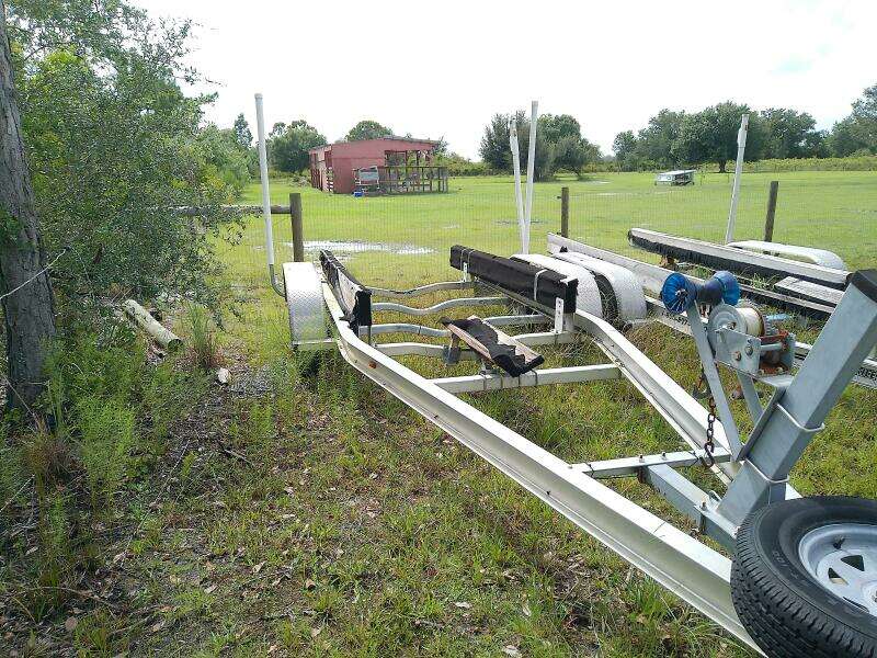 21ft Everglades Yacht For Sale