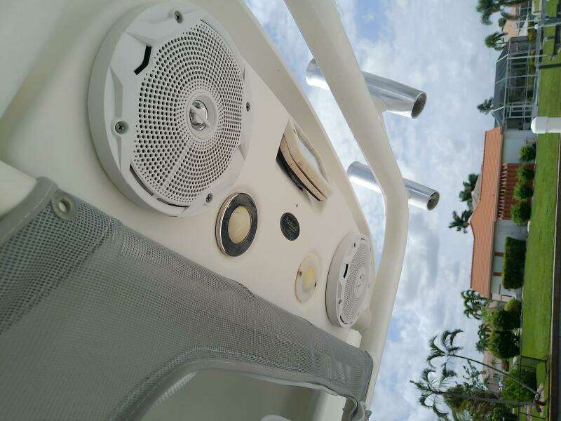 21ft Everglades Yacht For Sale