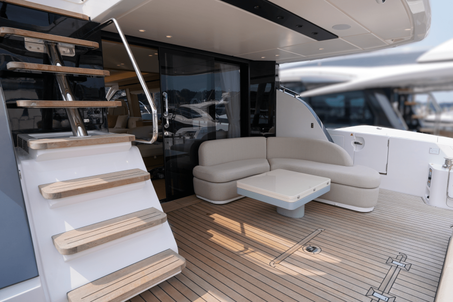 62ft Azimut Yacht For Sale